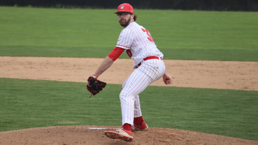 Baseball Captures MASCAC Regular Season Crown with Doubleheader Split