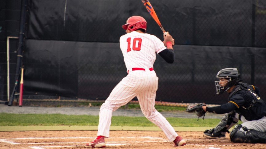 Baseball Sweeps Mass. Maritime in MASCAC Doubleheader