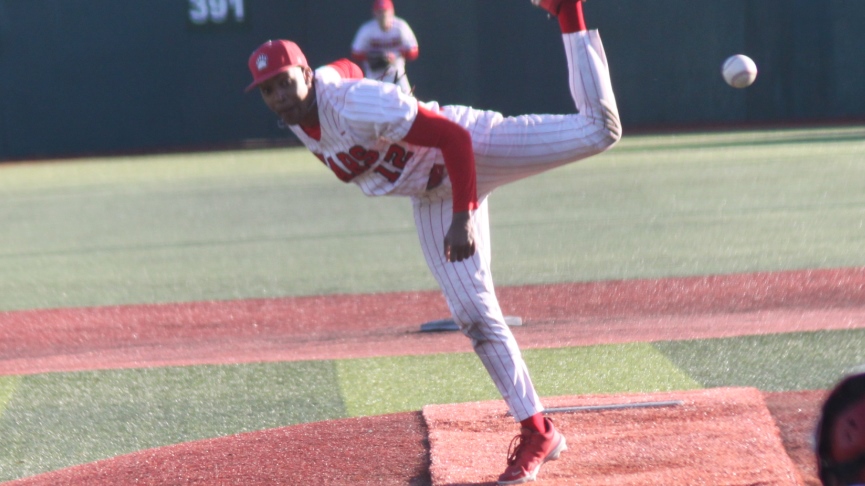 Late Scoring Outburst Lifts Baseball to 16-3 Win Over Penn State Berks