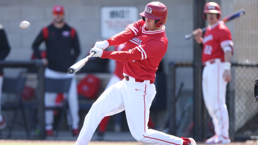 Baseball Sweeps WPI