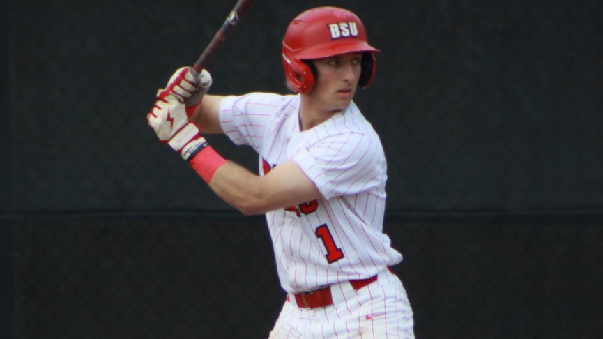 Baseball Extends Winning Streak to 15 with Doubleheader Sweep of MCLA