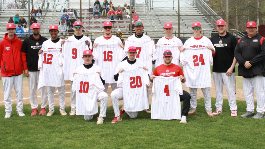 Baseball Sweeps Westfield State in MASCAC Twinbill