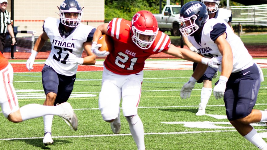 Football Falls to #17 Ithaca in Season Opener, 51-14