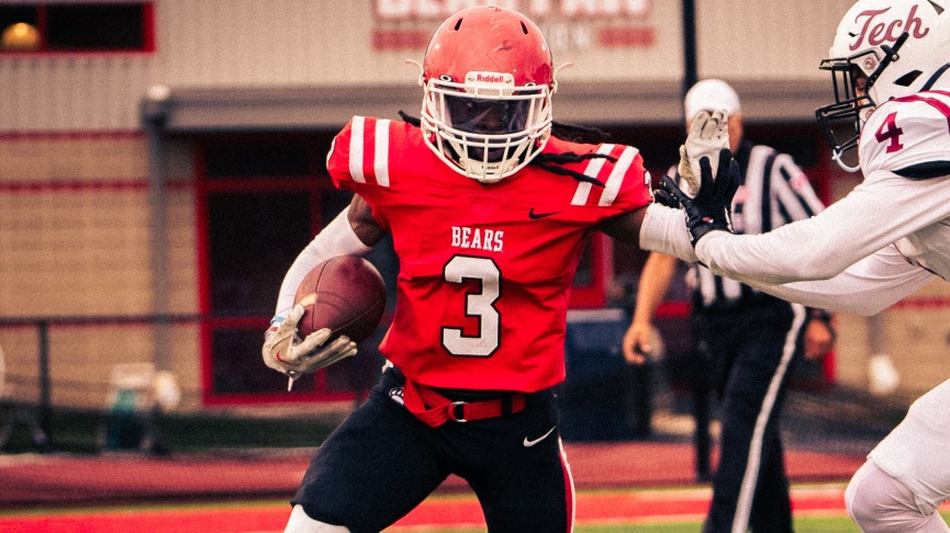 Football Rallies for 31-20 Win Over VTSU Castleton