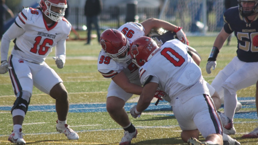 Football Falls to Mass. Maritime in the Cranberry Bowl, 20-7