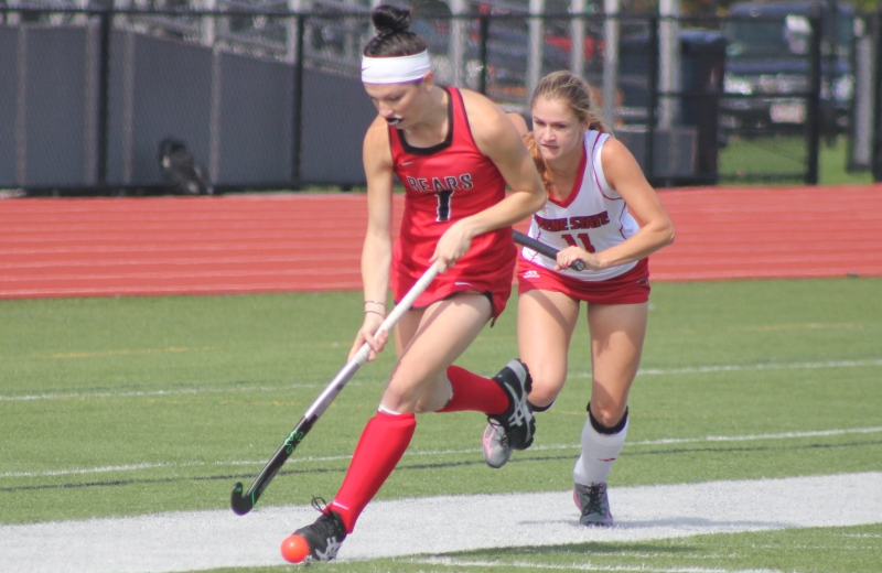 Field Hockey Falls to UMass Dartmouth, 4-3
