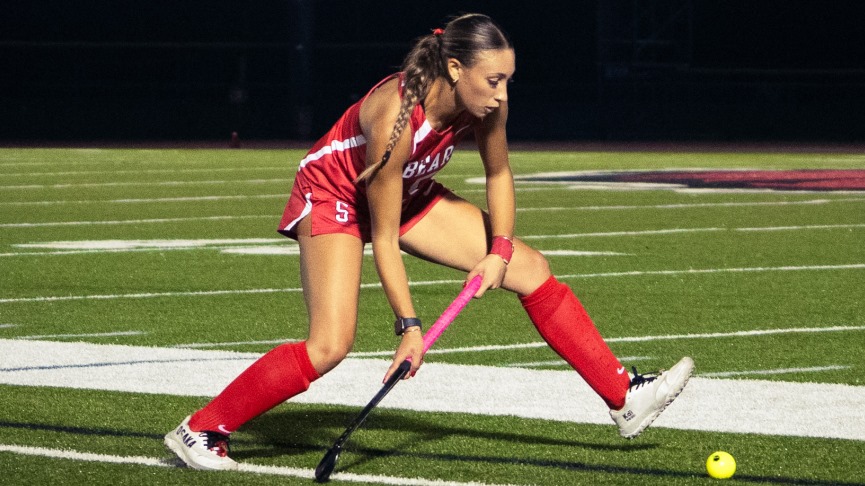 Field Hockey Falls to Wellesley, 8-0