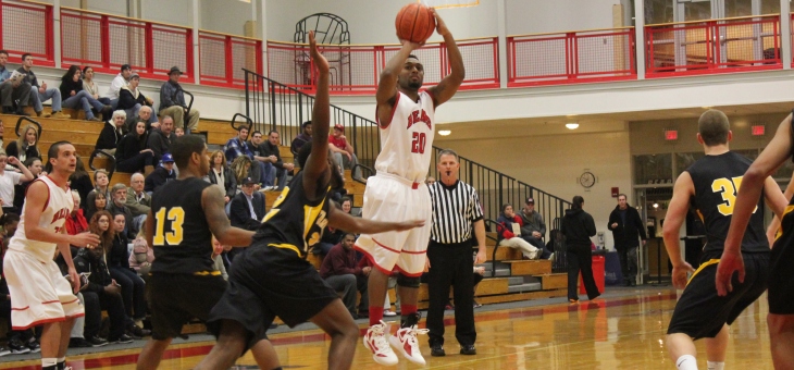 Men's Basketball Edges Framingham State, 72-68