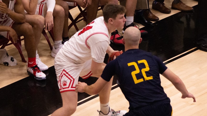 Men's Basketball Falls to UMass Boston, 79-48