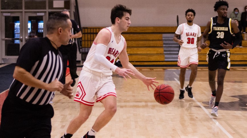 Men's Basketball Holds Off Framingham State, 62-57