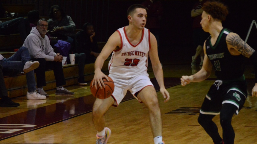 Men's Basketball Holds Off Greensboro in Overtime, 86-84