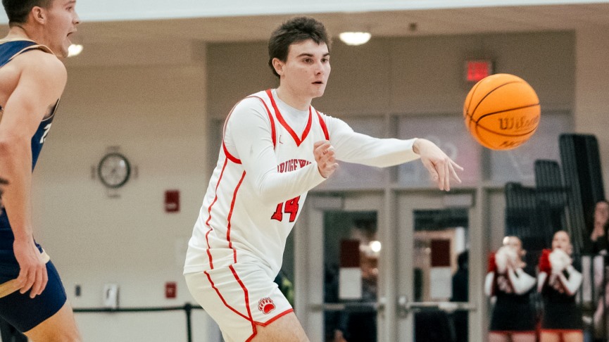 Men's Basketball Falls to #16 Trinity, 75-51