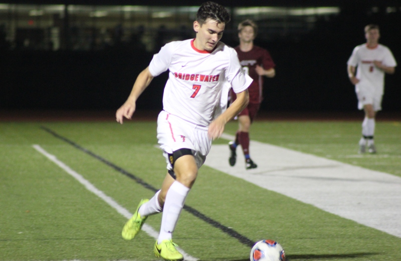 Men's Soccer Battles MIT to 0-0 Double Overtime Tie