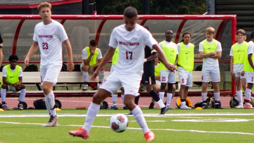 Men's Soccer Drops 2-0 Decision to Framingham