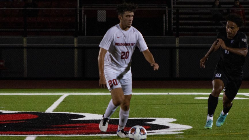 Men's Soccer Falls to Salve Regina, 5-0