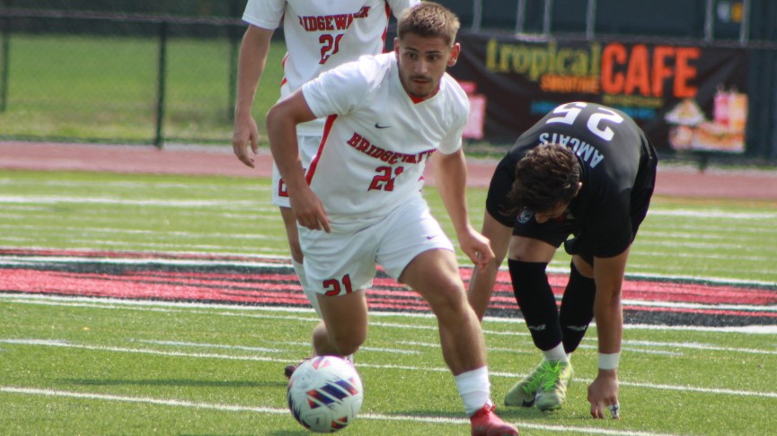 Men's Soccer Blanks Anna Maria, 6-0, to Open MASCAC Play