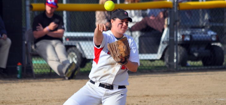 Softball Sweeps Mass. Maritime in MASCAC Doubleheader