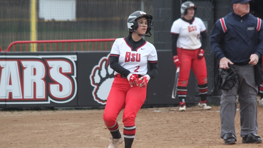 Softball Drops Pair of Game to Wheaton