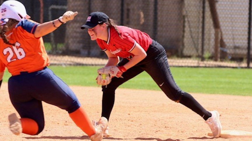Softball Edges Eastern Nazarene, 3-2; Posts 6-3 Win over Husson