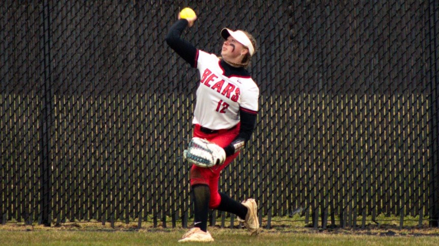 Softball Splits MASCAC Doubleheader with Salem State