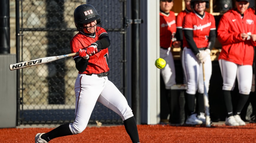 Softballs Swept by Salve Regina