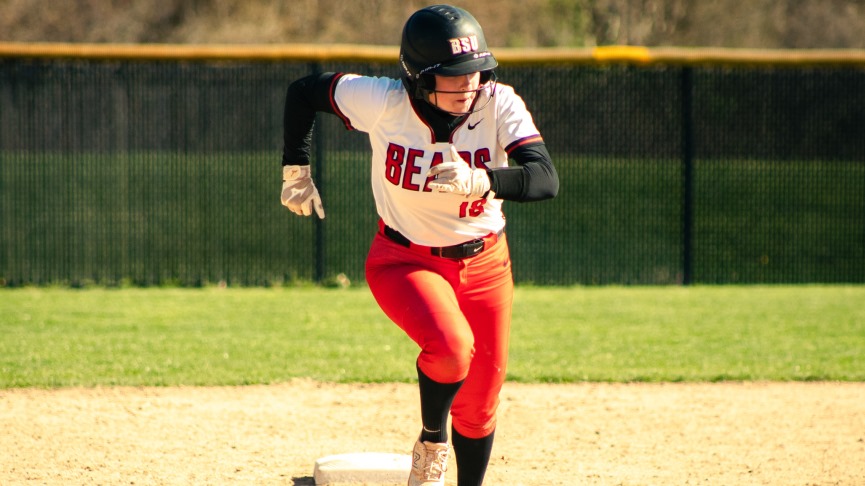 Softball Splits Twinbill with Curry