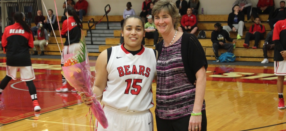 Women's Basketball Falls to Westfield State on Senior Night
