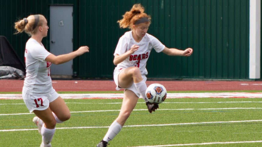Women's Soccer Drops 2-1 Decision to Brandeis