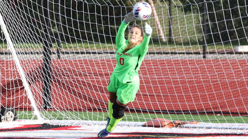 Women's Soccer Falls to #6 MIT, 3-0