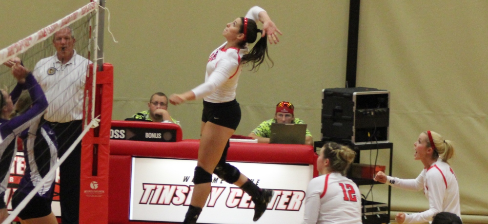 Volleyball Drops 3-1 Decision to Westfield State