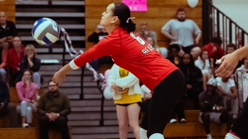 Volleyball Sweeps Past MCLA, 3-0