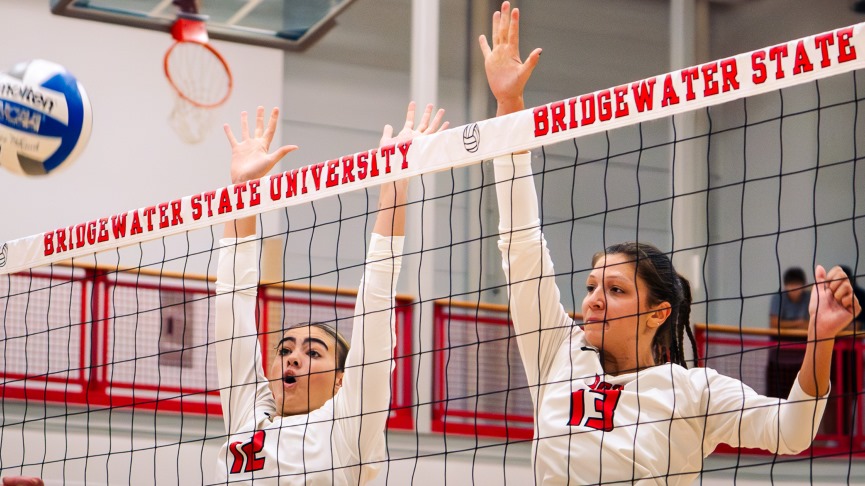 Volleyball Sweeps Past Curry, 3-0